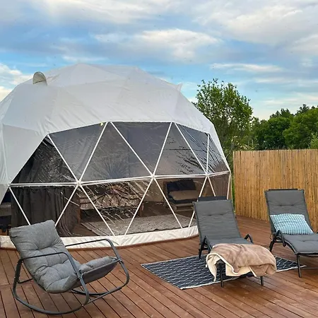 Saare Glamping Dome House Luksuzni šator Salme