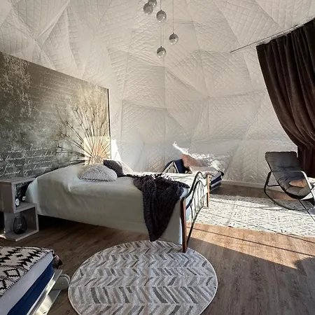 Saare Glamping Dome House Salme
